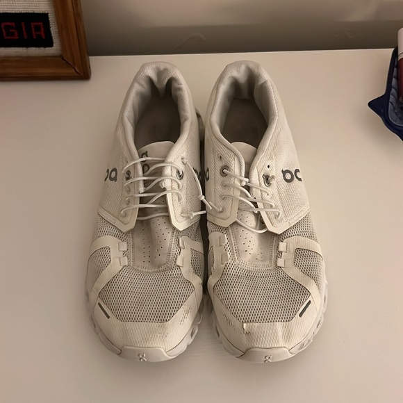 women’s on clouds!! - Picture 2 of 5